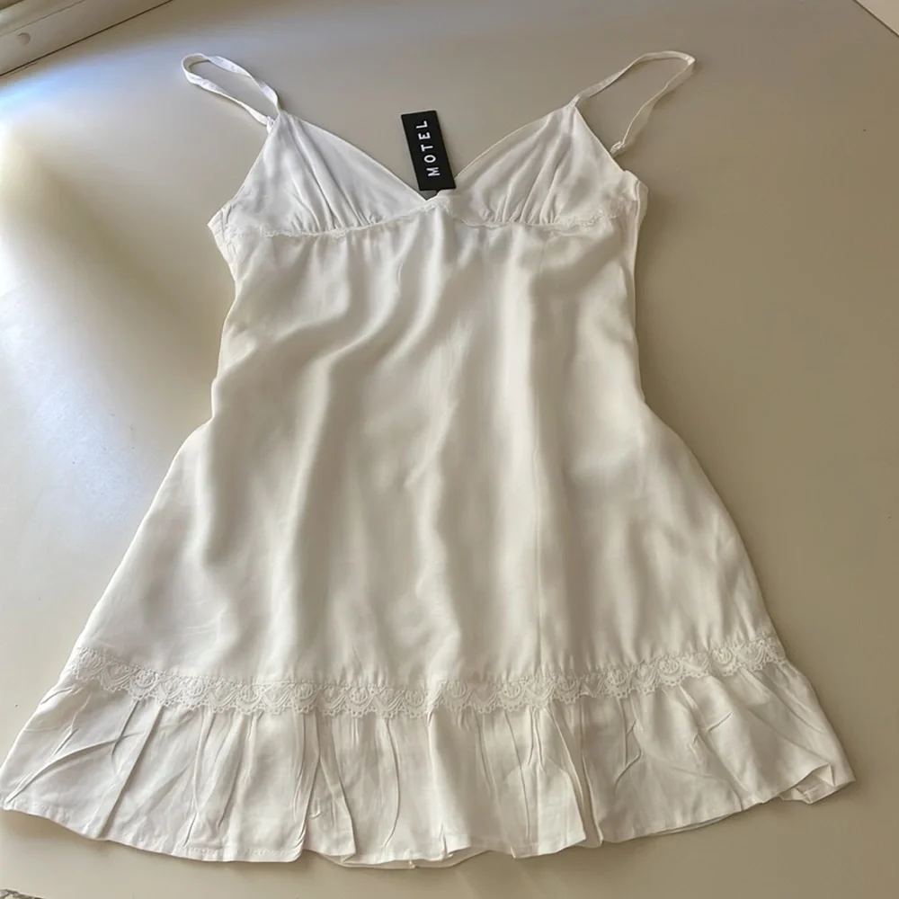 Motel Rocks White Tavita Frill Mini Dress - Picture 6 of 8